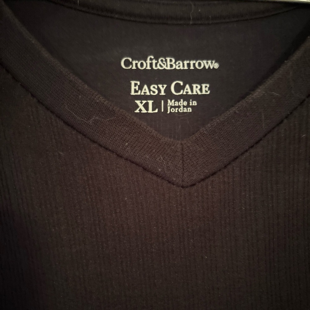 Croft & Barrow Black V-Neck Shirt XL